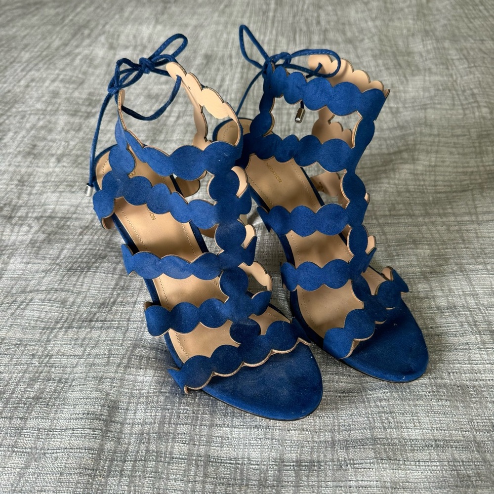 BCBG Heeled Sandals. Size 8 Blue